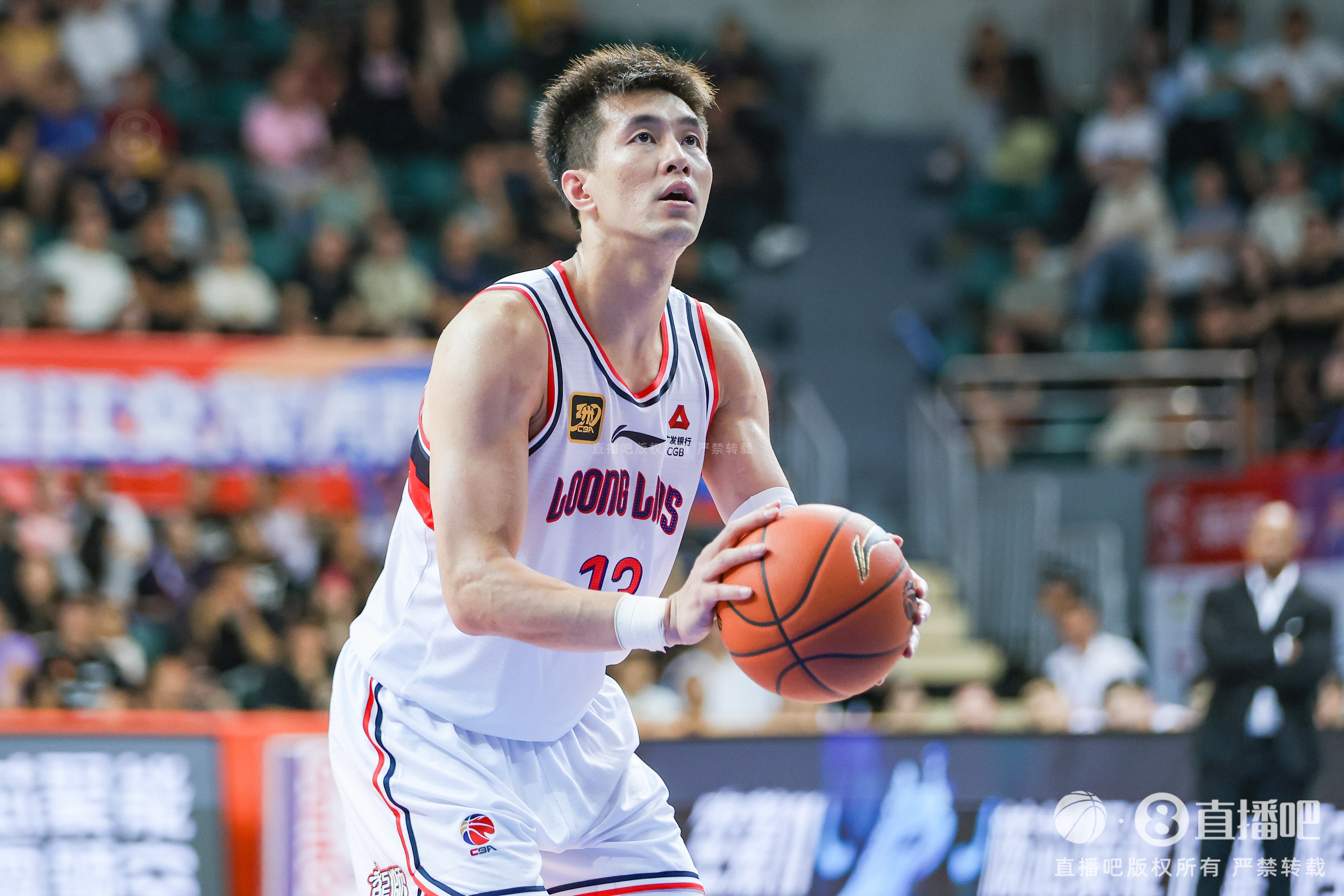 乐鱼官网-郭艾伦&amp;家人被骗千万！记者：他是球痴容易信朋友 给坏人可乘之机